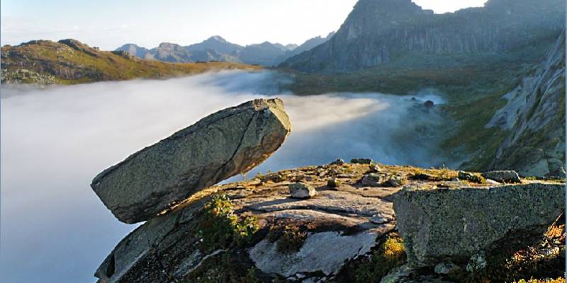 Легенда о Висячем камне